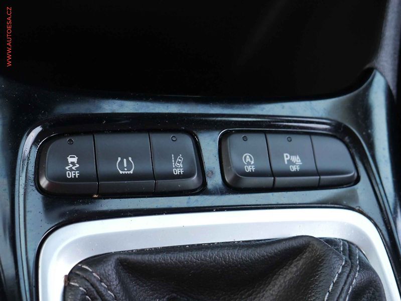 Opel Crossland (2021) 1.2 PT, 1.maj,ČR, servis - fotka 15 z 19
