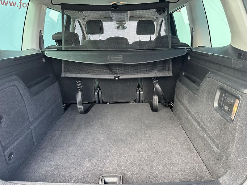 Volkswagen Sharan (2017) 2.0 TDi Sound 110 Kw - fotka 21 z 35