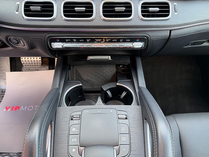 Mercedes-Benz GLE 400d-AMG-R21-PANO-TAŽ-COUPE - fotka 15 z 36