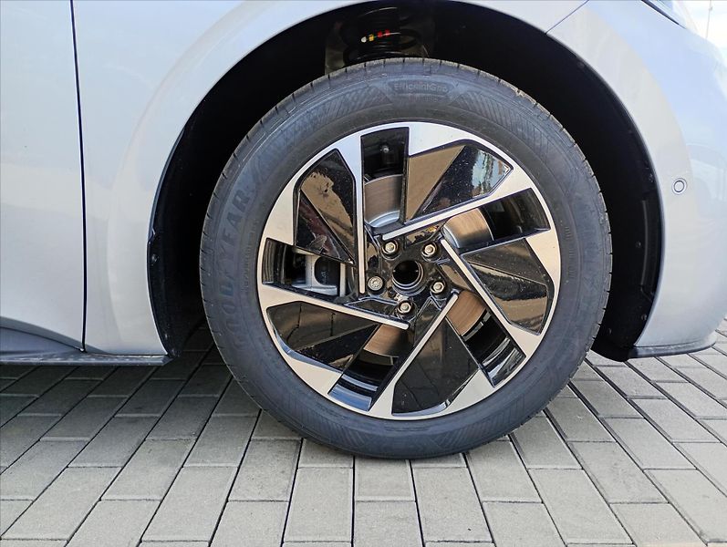 Volkswagen ID.3 (2025) Pro People 150 kW, 59 kWh - fotka 9 z 19