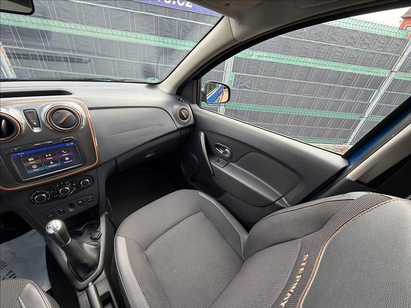 Dacia Sandero 0.9 TCe Stepway - fotka 10 z 18