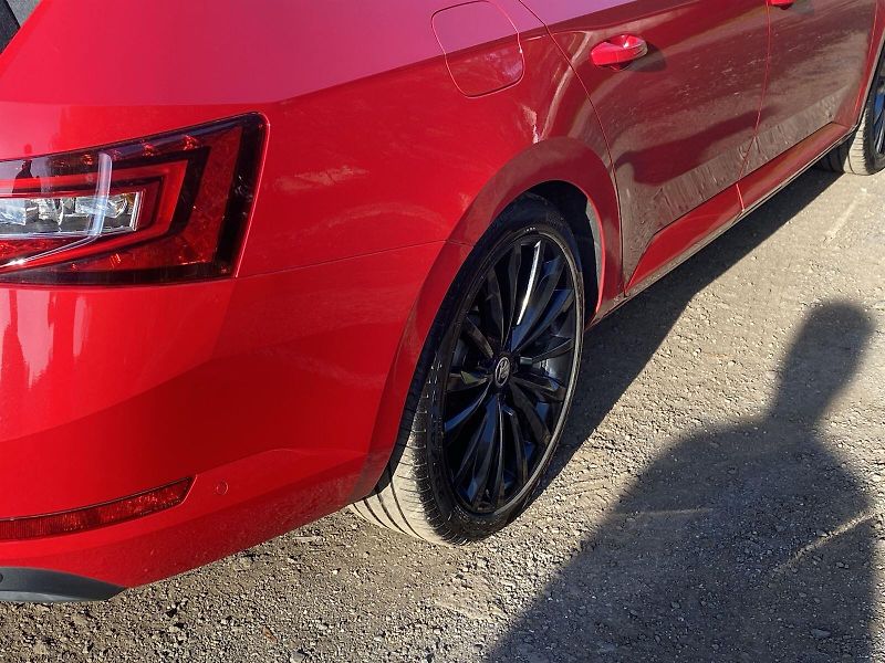 Škoda Superb (2018) Combi III 2.0 TDI 4x4 L&K - fotka 30 z 49