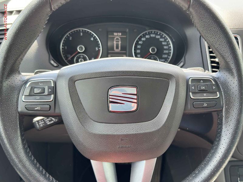 Seat Alhambra (2014) 2.0TDi, DSG, navi, bixen - fotka 13 z 19