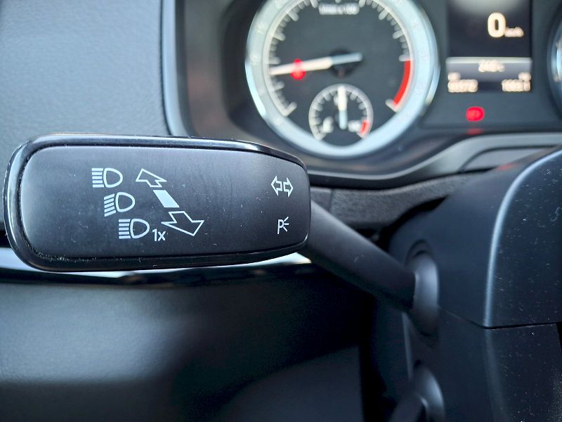 Škoda Karoq (2018) Style DSG 4x4 2,0TDi 110kW - fotka 35 z 38