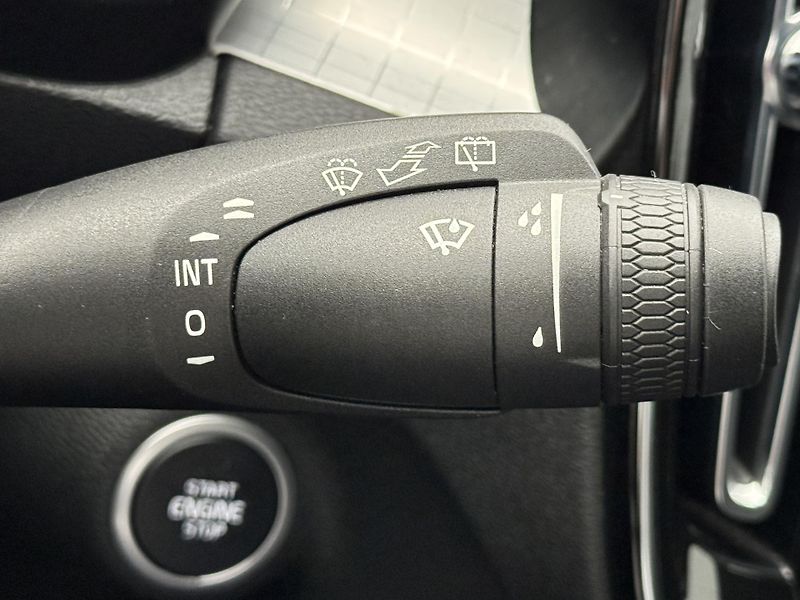 Volvo XC40 T3 MOMENTUM CZ REZERVACE - fotka 32 z 47