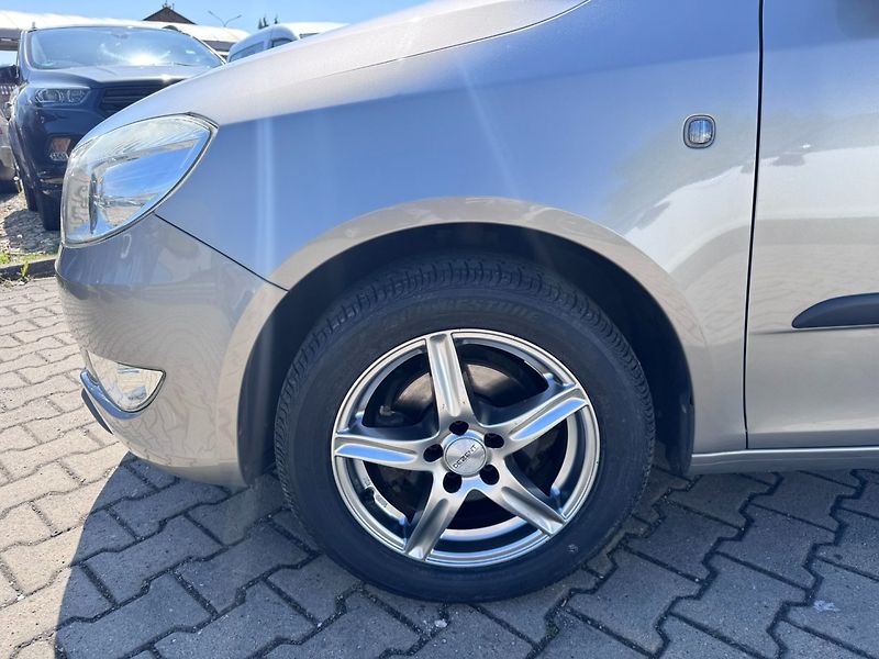 Škoda Fabia (2010) 1,2 TSI 63 KW STK - fotka 13 z 50