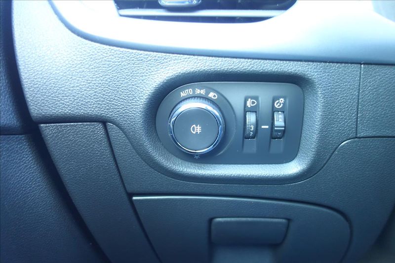 Opel Astra 1,6 CDTi 81KW, ČR, 1 MAJITEL. - fotka 31 z 33