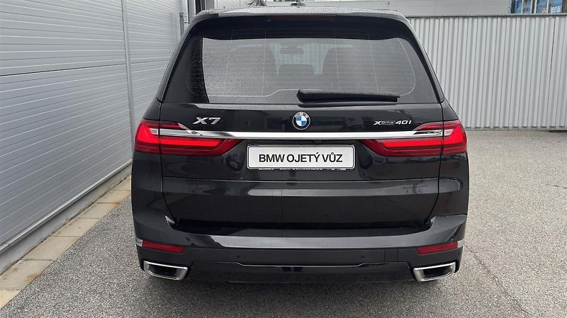 BMW X7 xDrive40i - fotka 7 z 16