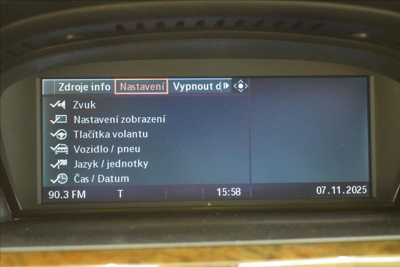 BMW Řada 5 3,0 530XD, xen,navi,servis, - fotka 21 z 28