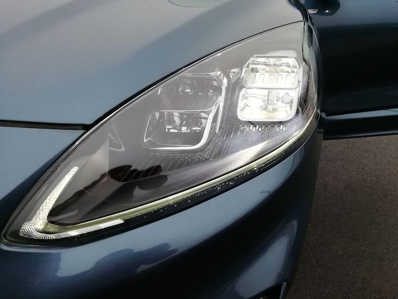 Ford Kuga Plug-In Hybrid ST-Line X - fotka 19 z 20