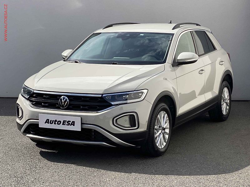 Volkswagen T-Roc (2022) 1.0 TSi, Life, LED, kamera - fotka 3 z 18