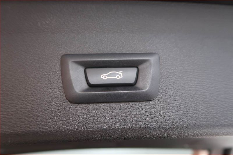 BMW X1 (2018) xDrive20i, 4X4, Automat - fotka 19 z 19