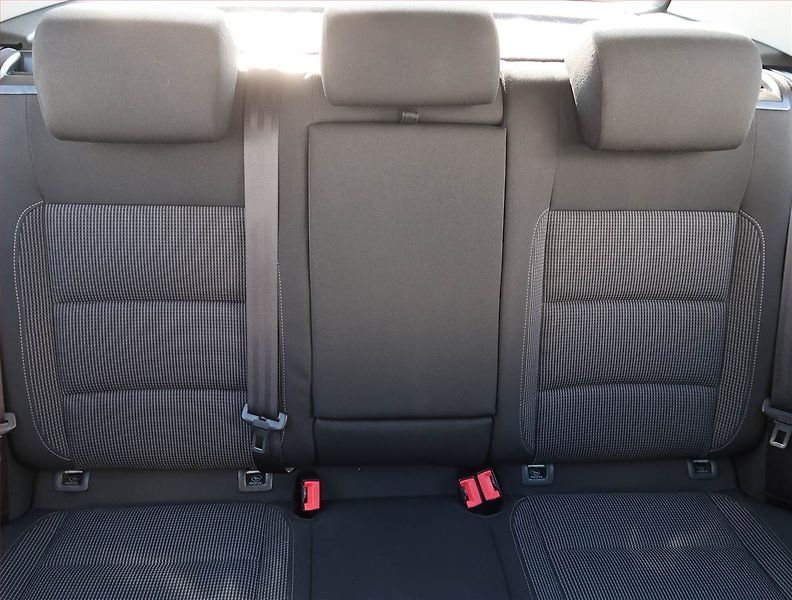 Volkswagen Golf (2012) Comfortline 1.6 TDI, Tempomat - fotka 10 z 17