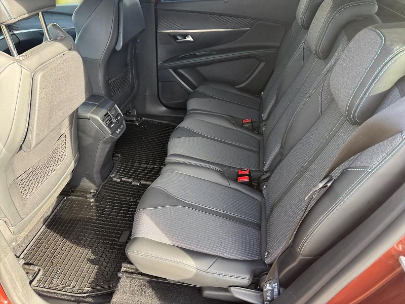 Peugeot 5008 (2022) ALLURE 1.5BHDI 96kW CZ DPH   - fotka 8 z 11