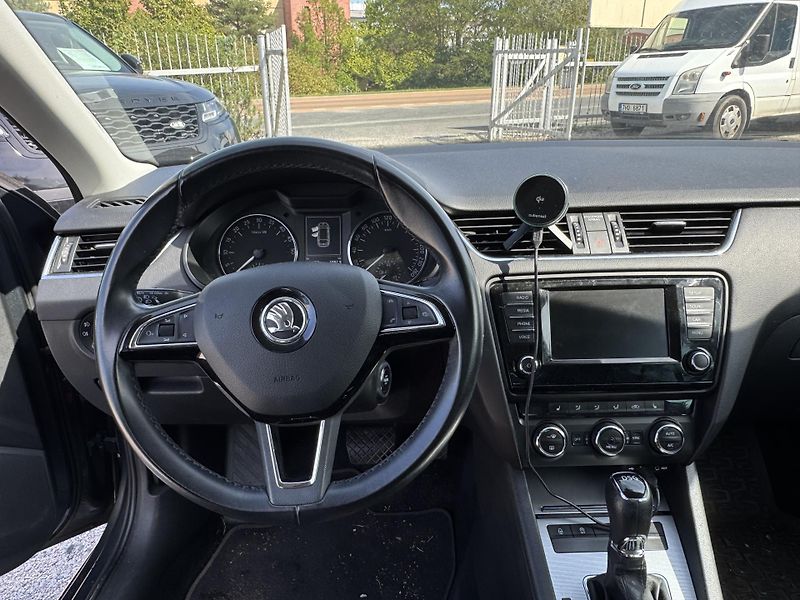 Škoda Octavia (2015) 2.0 Tdi 110 kw Xenony DSG ČR - fotka 12 z 12