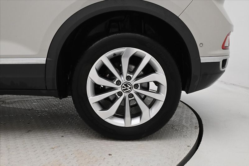 Volkswagen T-Roc 2,0 TDI 110 kW DSG STYLE Záruk - fotka 29 z 29