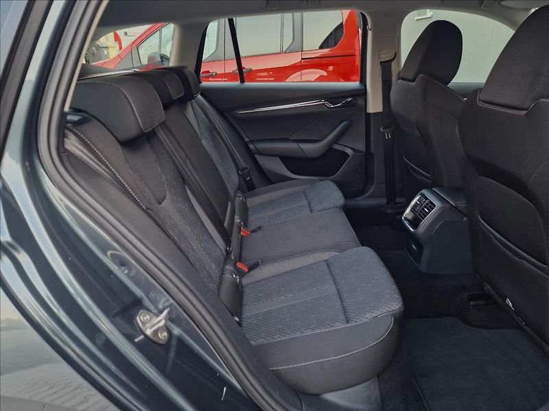 Škoda Octavia 2.0TDI Style, původ ČR,1.Maj. - fotka 15 z 50