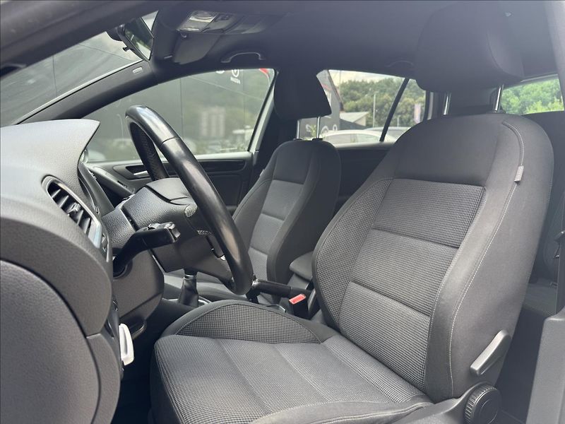 Volkswagen Golf 1,2 TSI 77kW Comfortline ČR - fotka 12 z 30