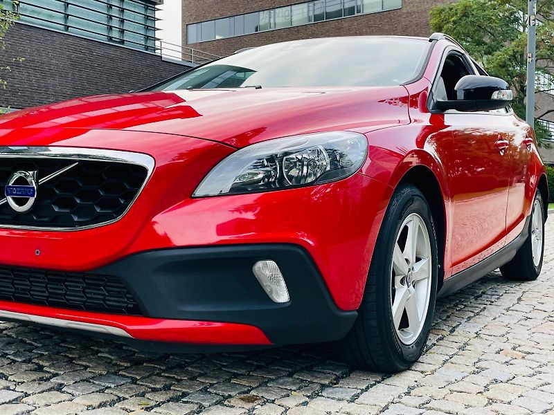 Volvo V40 2.0D3 AUT CROSS COUNTRY TAŽNÉ - fotka 39 z 40