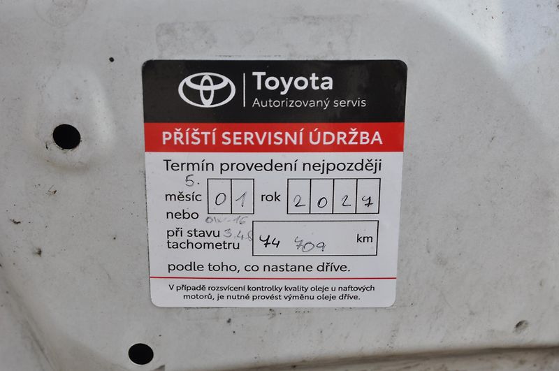 Toyota Yaris 1.5VVT-i 92kW - fotka 10 z 18