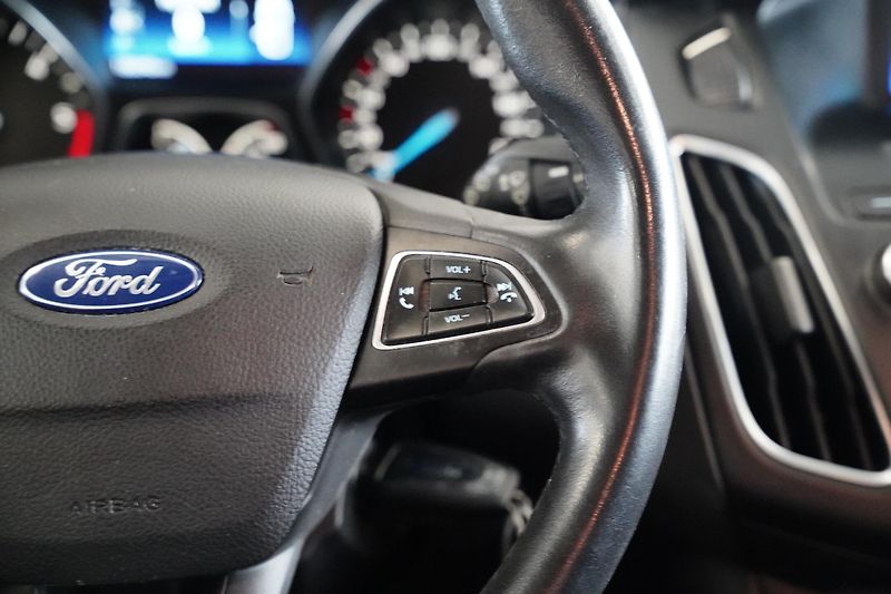 Ford Focus - fotka 16 z 24