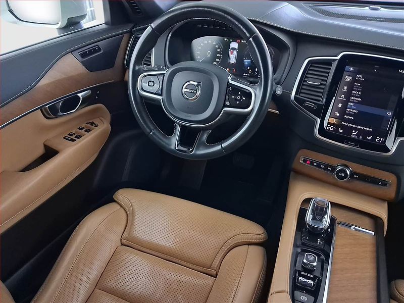 Volvo XC90 (2020) D5 AWD - fotka 7 z 27