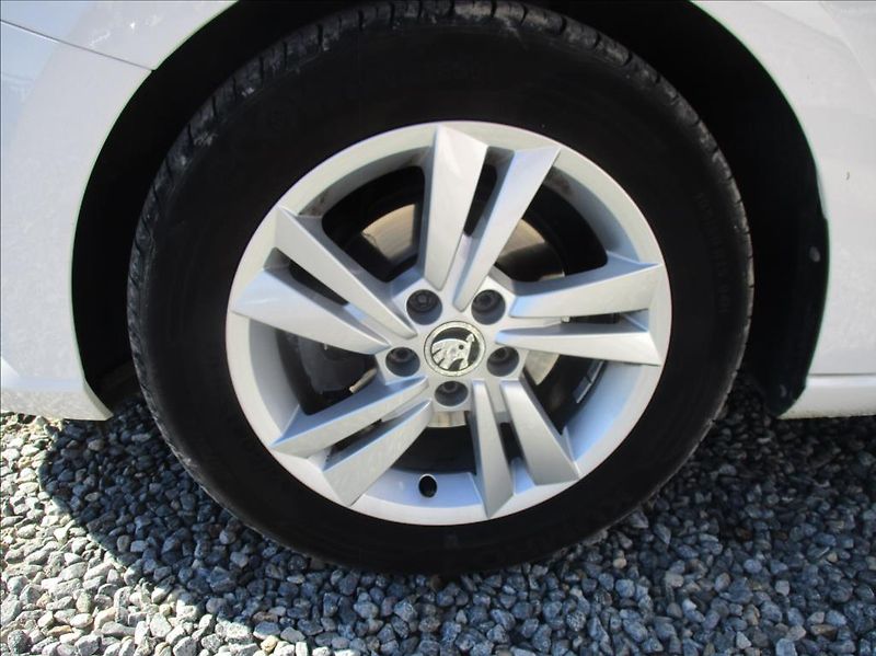 Škoda Fabia 1,0 TSI, klima,servis,DPH,CZ, - fotka 23 z 27