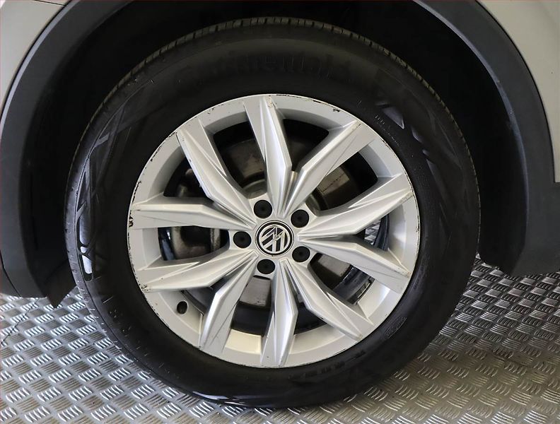 Volkswagen Tiguan (2020) Elegance 2.0 TSI - fotka 15 z 29
