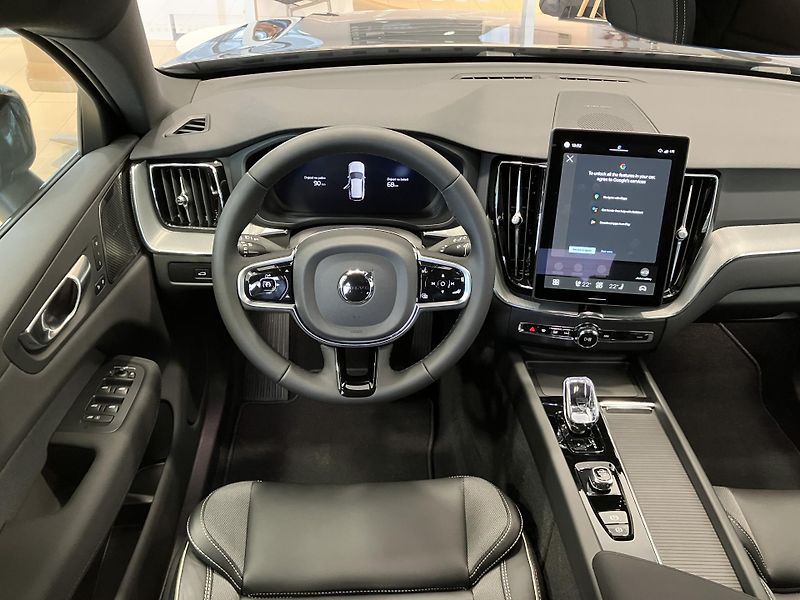 Volvo XC60 T6 AWD Black Edition Plus AT8 - fotka 16 z 40