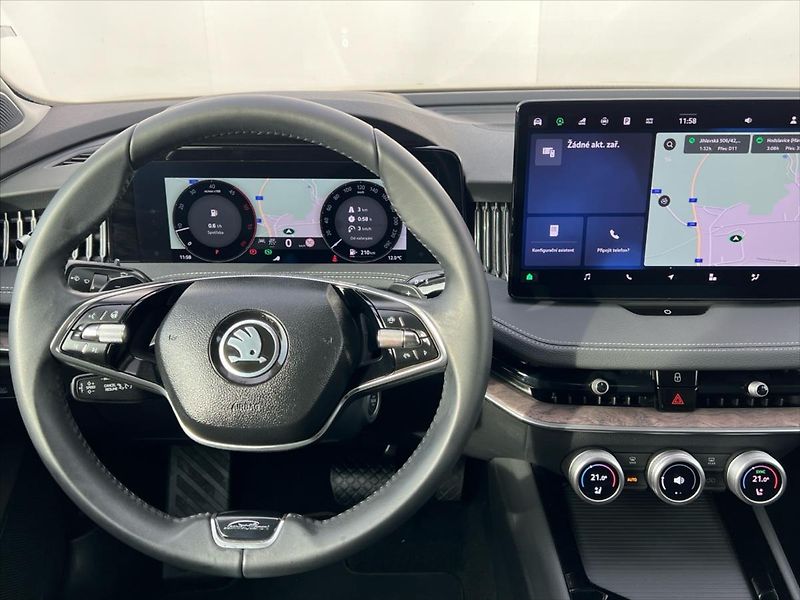 Škoda Superb 2,0 TDi 110 kW 7DSG L&K  IV. - fotka 14 z 32