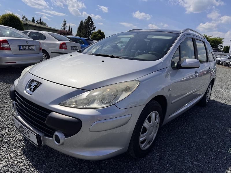 Peugeot 307 SW 1.6 16V - fotka 3 z 17