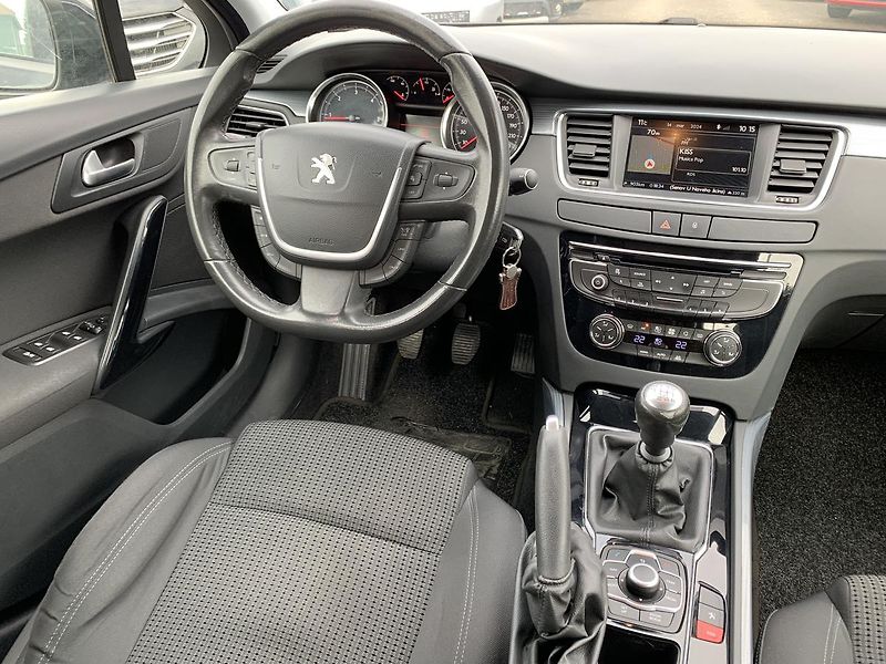 Peugeot 508 SW 2.0HDi PANORAMA NAVI KLIMA - fotka 18 z 45