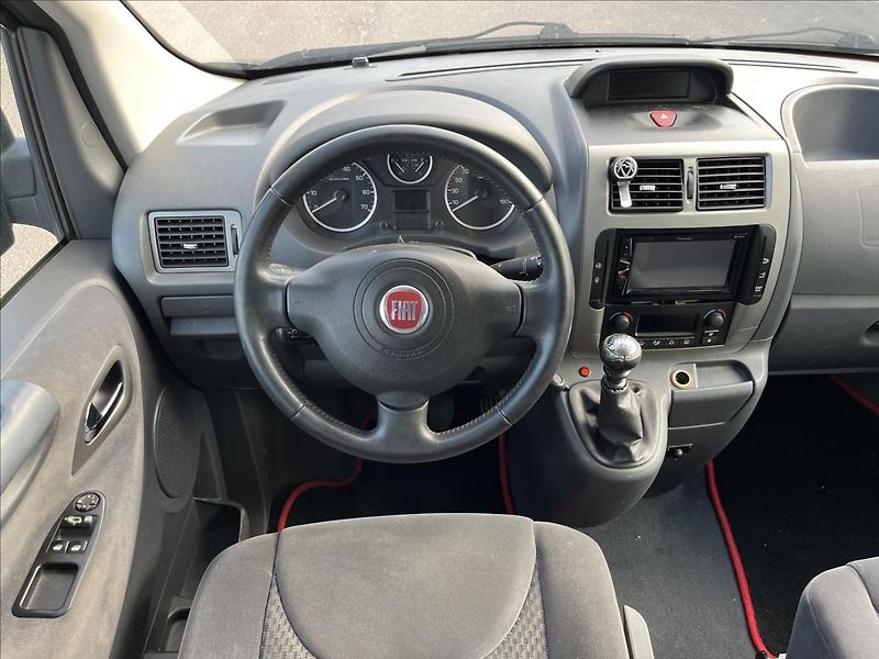 Fiat Scudo 2,0 JTD L2 PANORAMA 8.MÍST - fotka 15 z 41