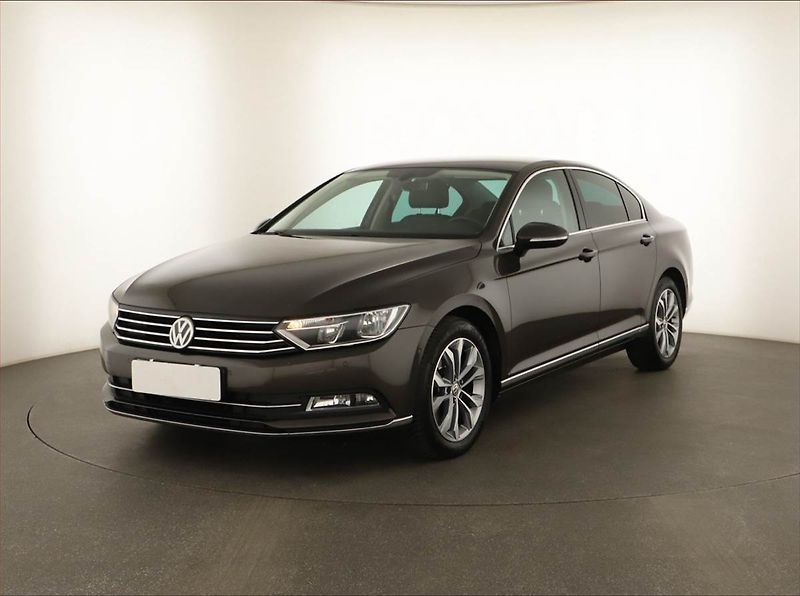 Volkswagen Passat (2015) 1.4 TSI, Automat, Kůže, Navi - fotka 2 z 18