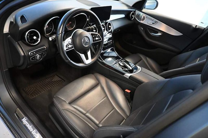 Mercedes-Benz Třídy C (2020) 2.0 300 DE T 9G-TRONIC LED 360 - fotka 11 z 47