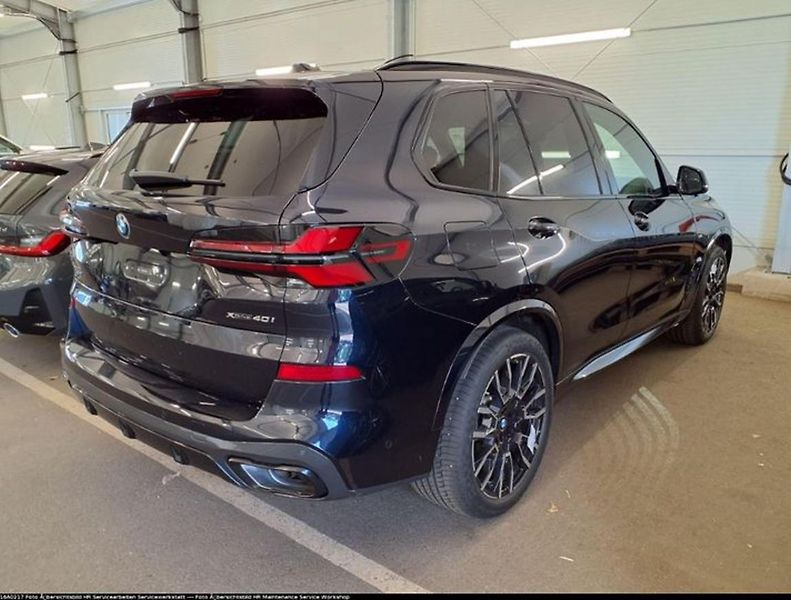 BMW X5 xDrive40i - fotka 5 z 9