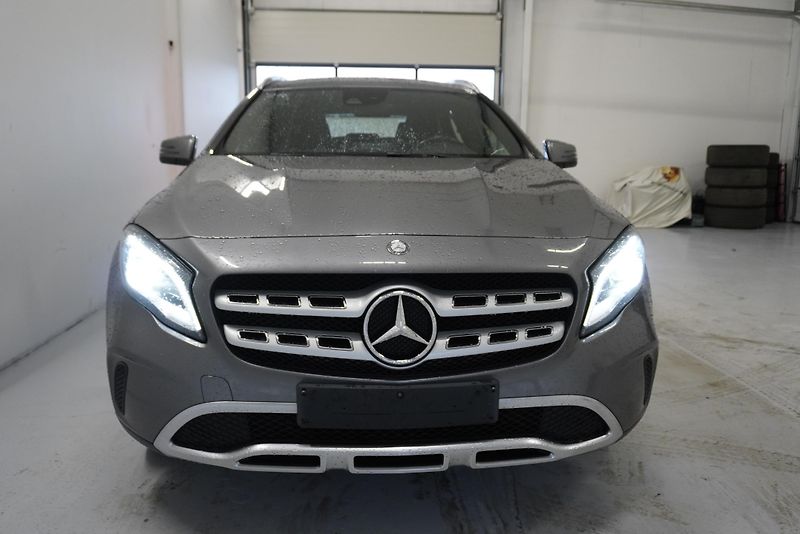 Mercedes-Benz GLA GLA220D 4MATIC AMG-LINE AUT. - fotka 2 z 28