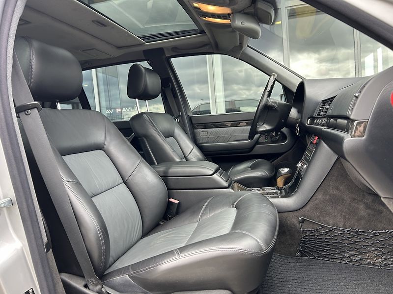 Mercedes-Benz Třídy S S 600 L V12 - fotka 17 z 33