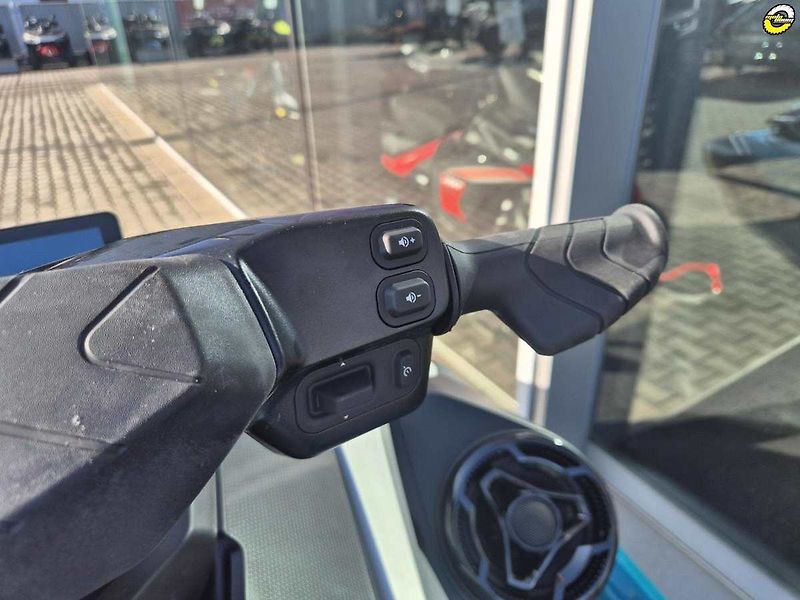 Sea Doo (2026) GTX LTD 3-up 325hp iDF Audio M - fotka 19 z 20