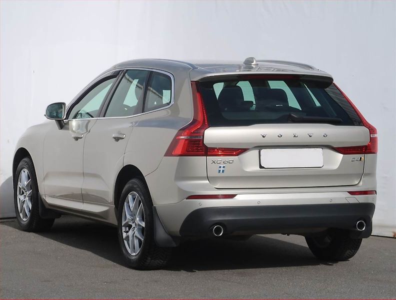 Volvo XC60 (2018) Momentum D4 AWD, 4X4,Automat - fotka 4 z 23