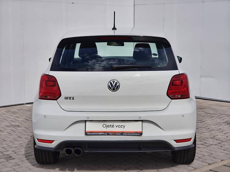 Volkswagen Polo GTI 1,8 TSI 141 kW 6MP 1,8 TSI - fotka 22 z 23