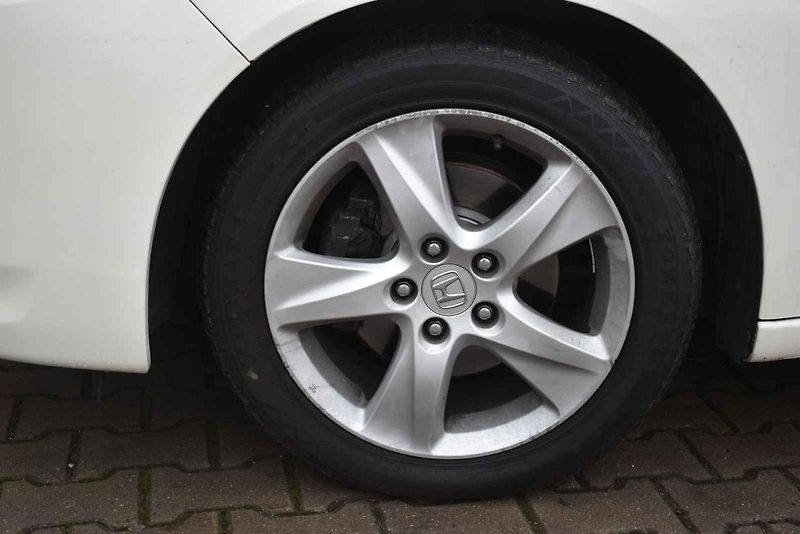 Tentokrát jsem otestoval dvanáctiletý kombík Honda Accord