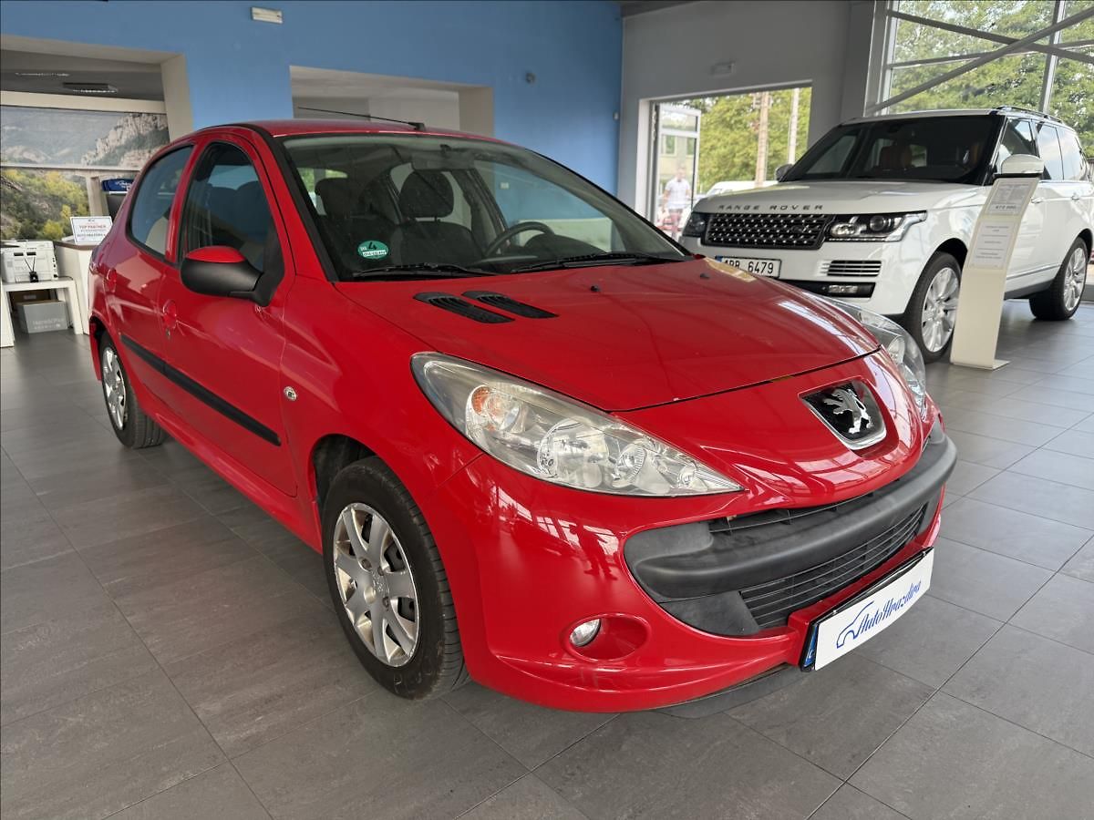Peugeot 206 1,1   SERVISNÍ KNÍŽKA,1.MAJITE