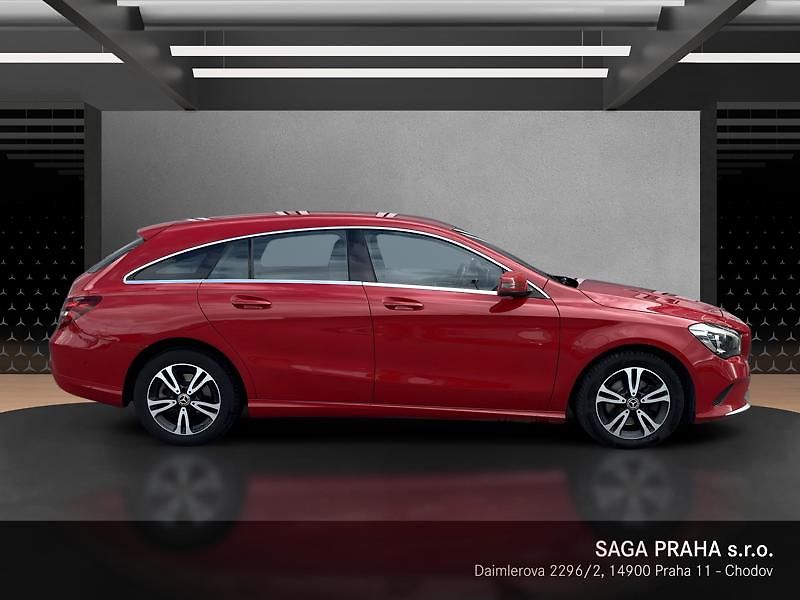 Mercedes-Benz CLA Shooting Brake 180 d Shooting - fotka 3 z 18