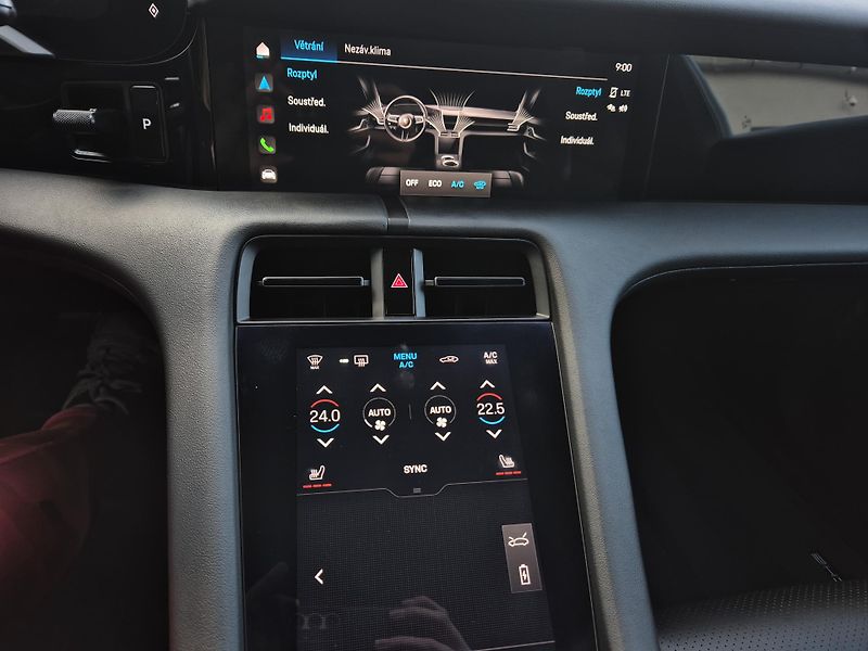 Porsche Taycan Cross Turisno 4S 93kWH  92,6% - fotka 31 z 46