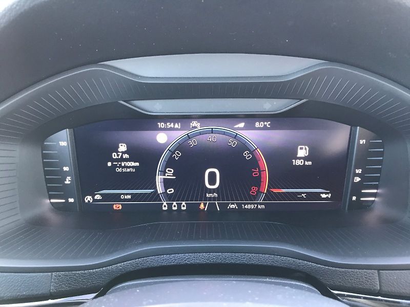 Škoda Karoq (2024) SEL TS 110/1.5 M6F - fotka 8 z 24