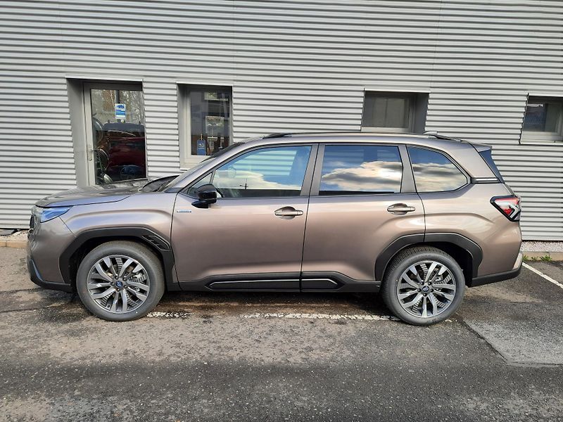 Subaru Forester (2025) NOVÝ FORESTER 2,0i TOURING - fotka 3 z 48