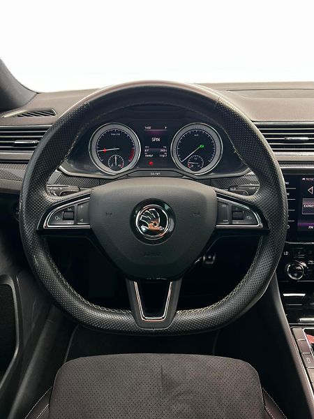 Škoda Superb 2.0TDI DSG 140kW Sportline  - fotka 8 z 25