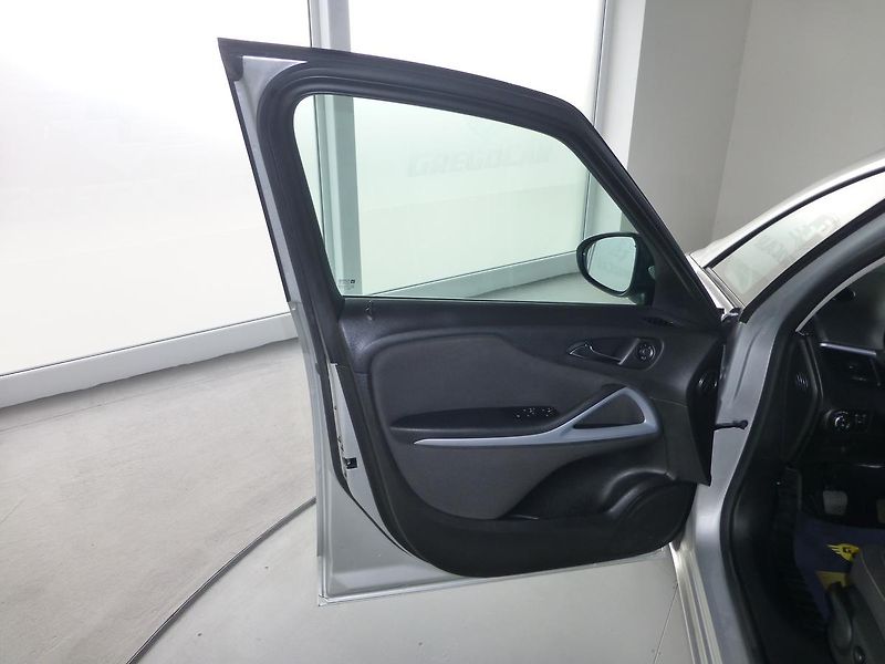 Opel Zafira (2012) 2,0CDTI-121KW*VYHŘ.SED***7MÍST - fotka 9 z 23