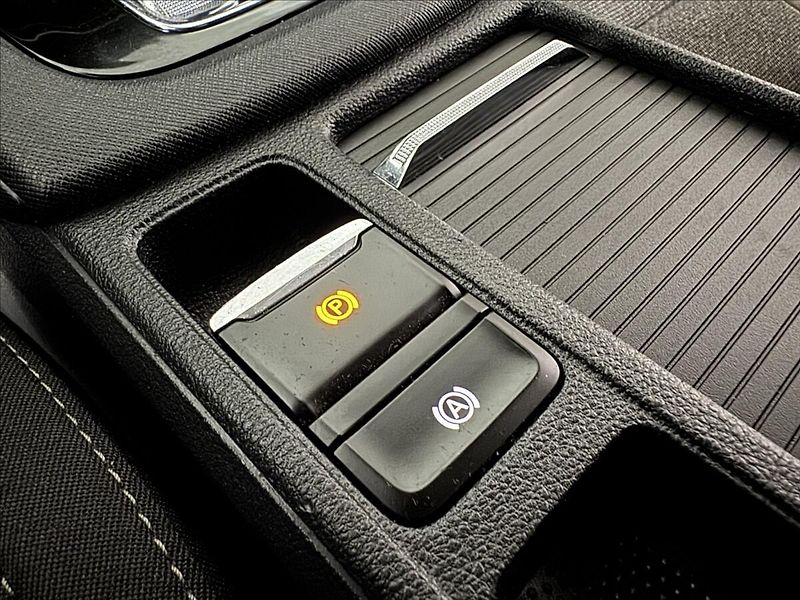 Škoda Octavia 2,0 TDi  DSG 4x4 Scout Virtual - fotka 42 z 47